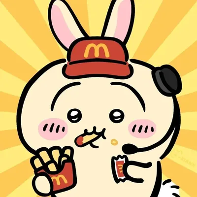 ファストフード店員の帽子をかぶってポテトを食べるうさぎのSNSアイコン